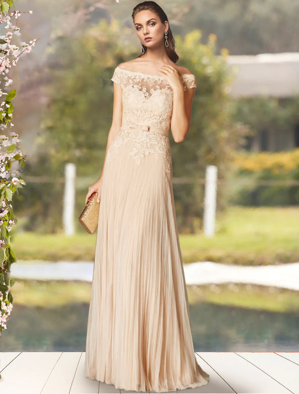 Abito da madre della sposa a trapezio, elegante, con spalle scoperte, lunghezza al pavimento, in pizzo, tulle, maniche corte, con fiocco/i, pieghe e applicazioni